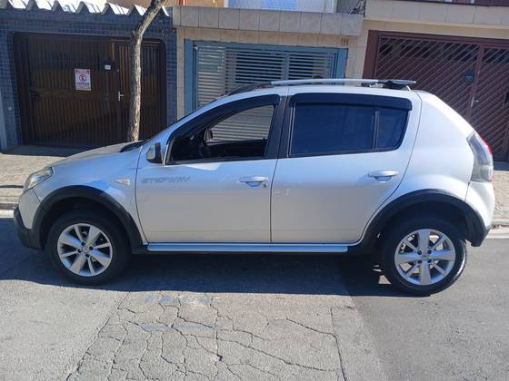 RENAULT SANDERO 1.6 STEPWAY 16V FLEX 4P AUTOMÁTICO RENAULT SANDERO 1.6 STEPWAY 16V FLEX 4P AUTOMÁTICO